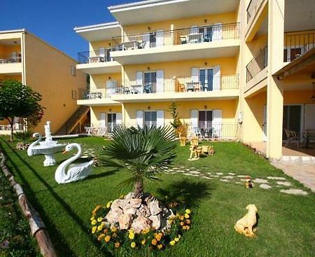 Alexios Apartments Pérdika Eksteriør bilde