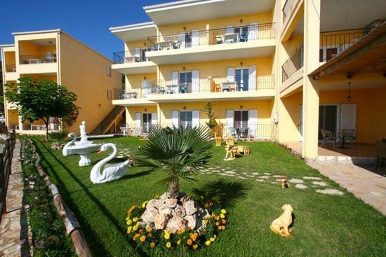Alexios Apartments Pérdika Eksteriør bilde